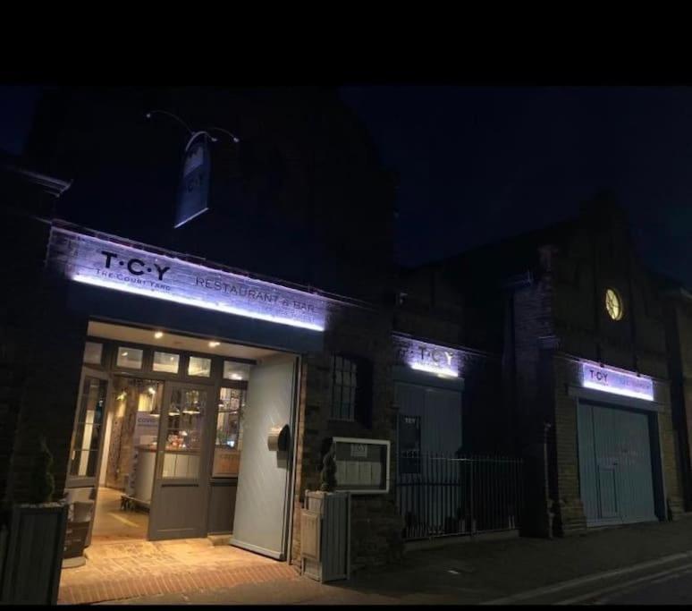 Lovely 1-Bedroom Serviced Apartment In Deal, Kent Kültér fotó