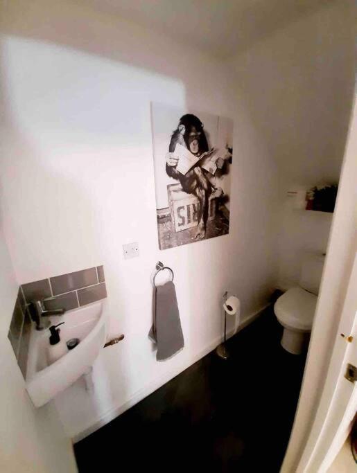 Lovely 1-Bedroom Serviced Apartment In Deal, Kent Kültér fotó